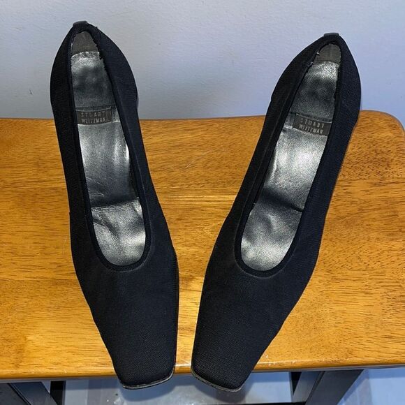 BEAUTIFUL BLACK SIZE 8-1/2B STUART WEITZMAN HEELS/PUMPS - Picture 1 of 8
